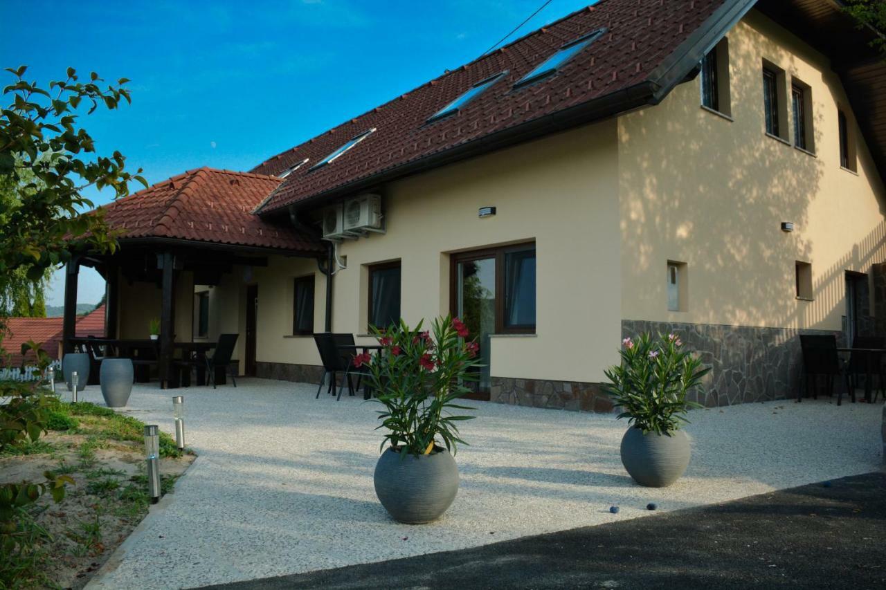 Farm Stay Zevnik Brezice Bagian luar foto