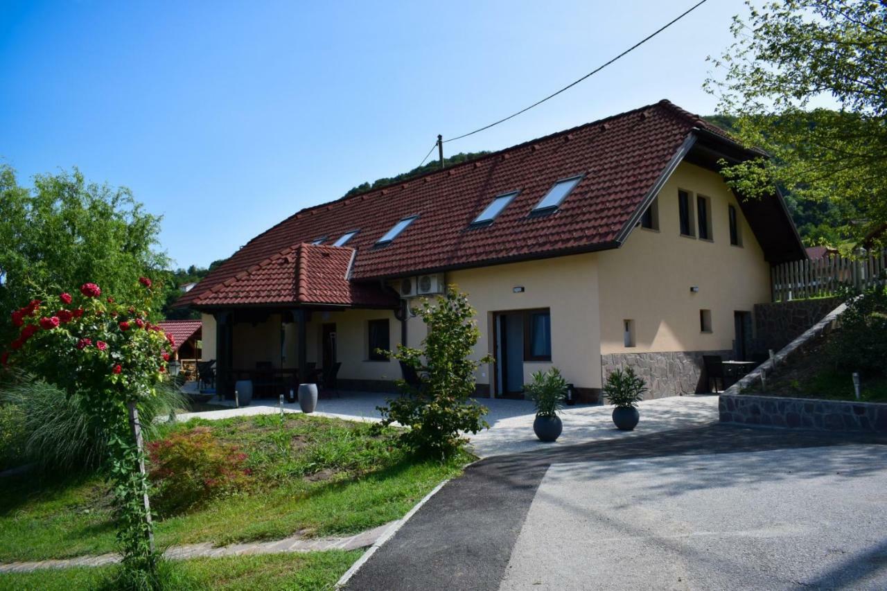 Farm Stay Zevnik Brezice Bagian luar foto